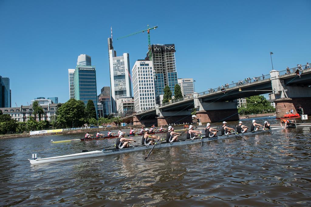 1. Renntag Frankfurt